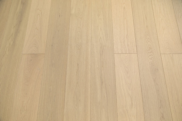 219 LussoEuro Oak Engineered Wood 74.81" x 7.5" x 5/8", 3mm (Excimer System) by VanDyck