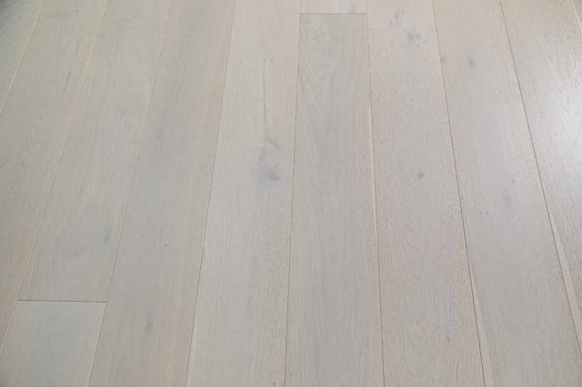 305 Villa Euro Oak Engineered Wood 86.61" x 8.66" x 5/8", 4mm by Vandyck