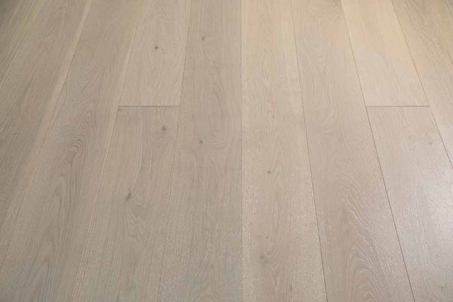 815 Stella Euro Oak Engineered Wood 86.61" x 10.25" x 5/8", 4mm by VanDyck