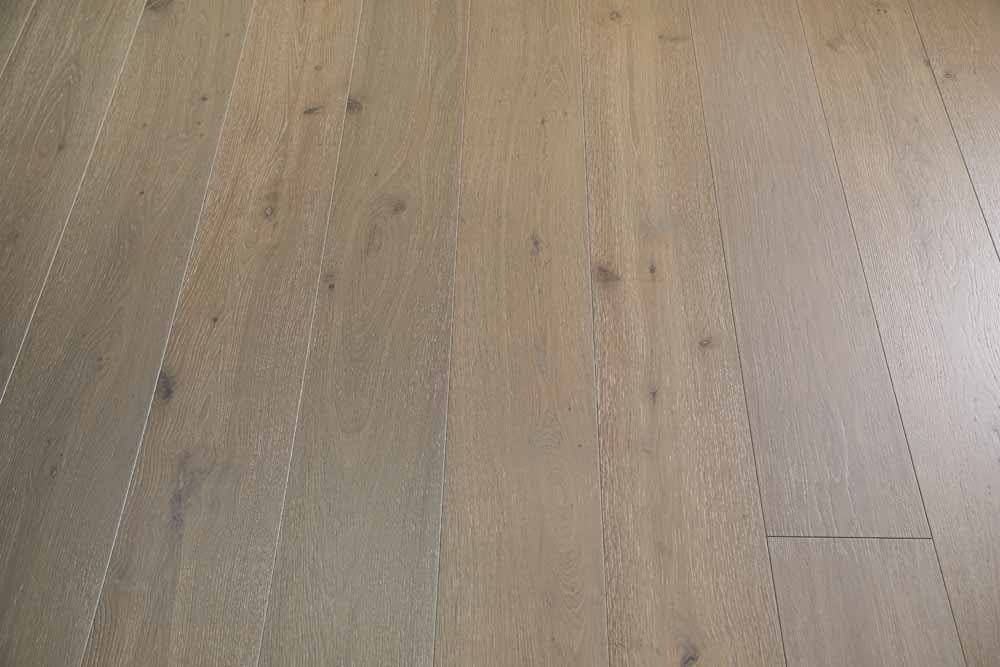307 Villa Euro Oak Engineered Wood 86.61" x 8.66" x 5/8", 4mm by Vandyck